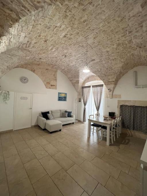 Al Civico 33 Lägenhet Martina Franca Exteriör bild